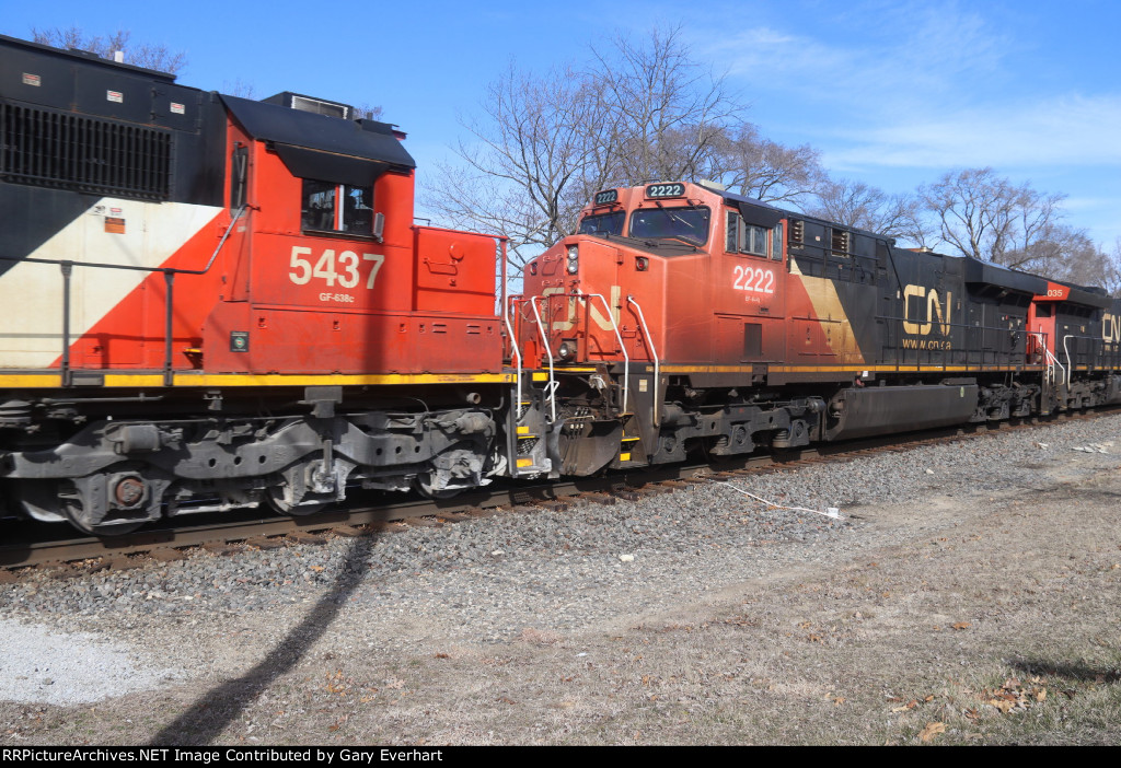 CN ES44DC #2222